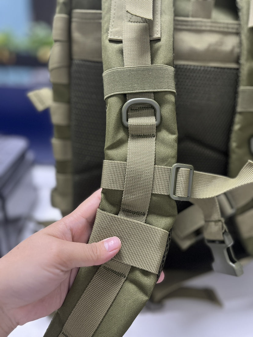 Outdoor Rucksack 56–75L Camouflage – Wasserdicht & robust