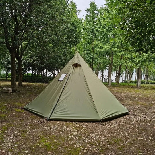 „BergHütte“ – Das höhenverstellbare Tipi Ofenzelt für Wintercamping und Outdoor-Abenteuer